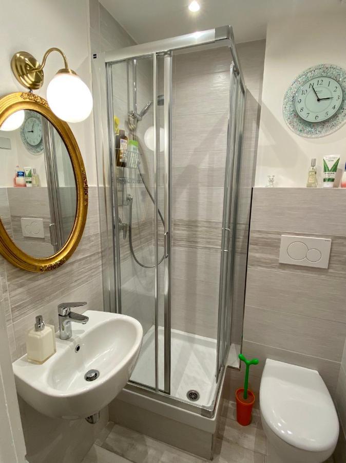 Double Room,1756729757:JPEG